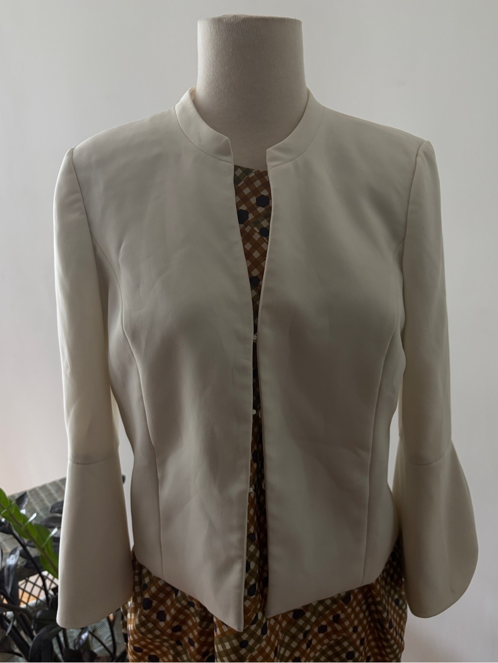 White House Black Market Women's white Open-Front Collarless Jacket